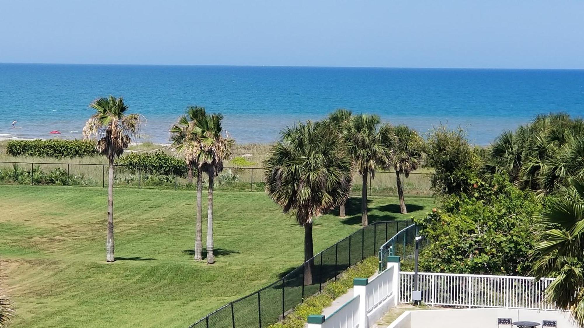 The Resort On Cocoa Beach Bagian luar foto